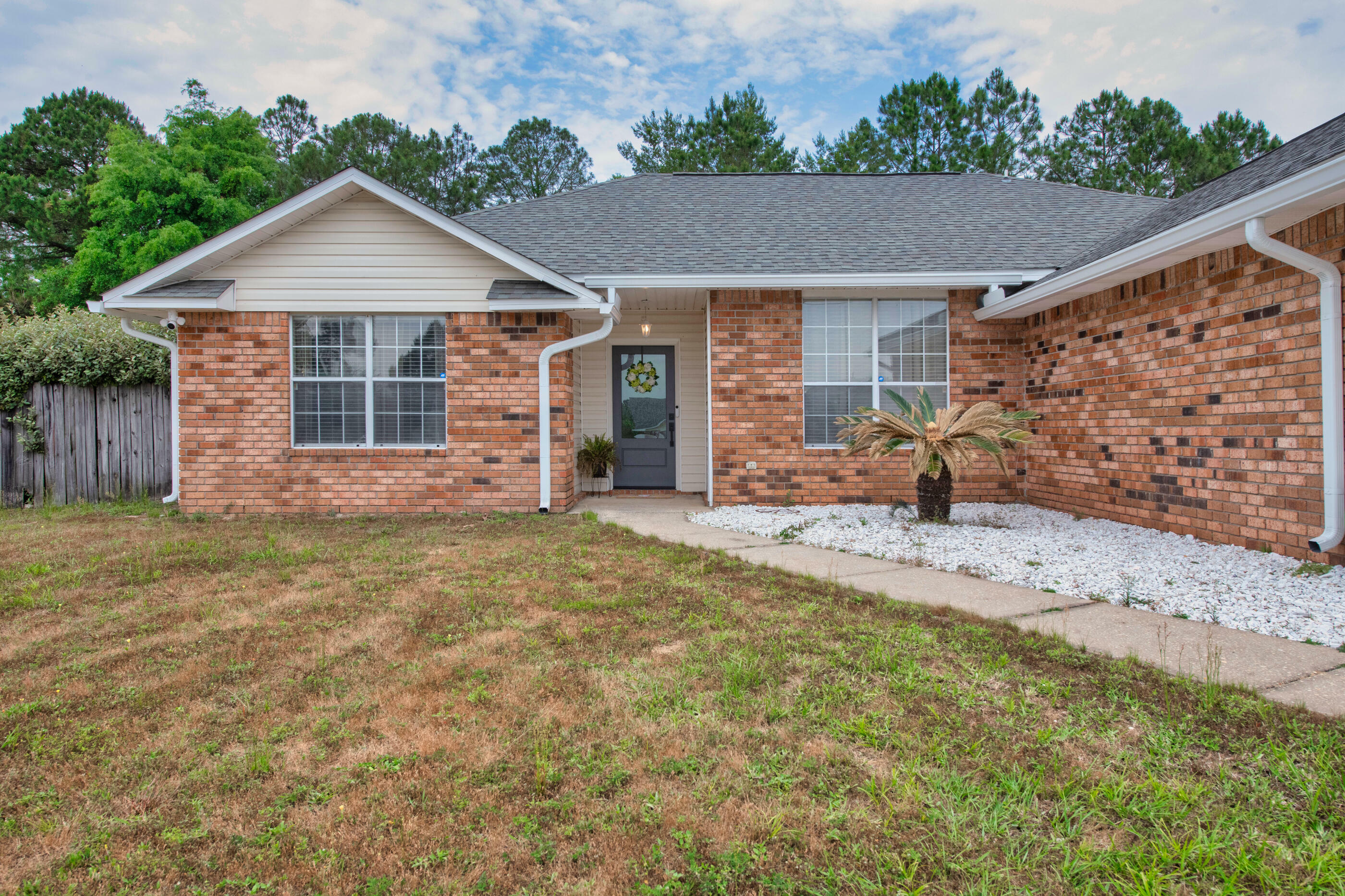 Property Photo: 1207 Jefferyscot Drive FL 32536