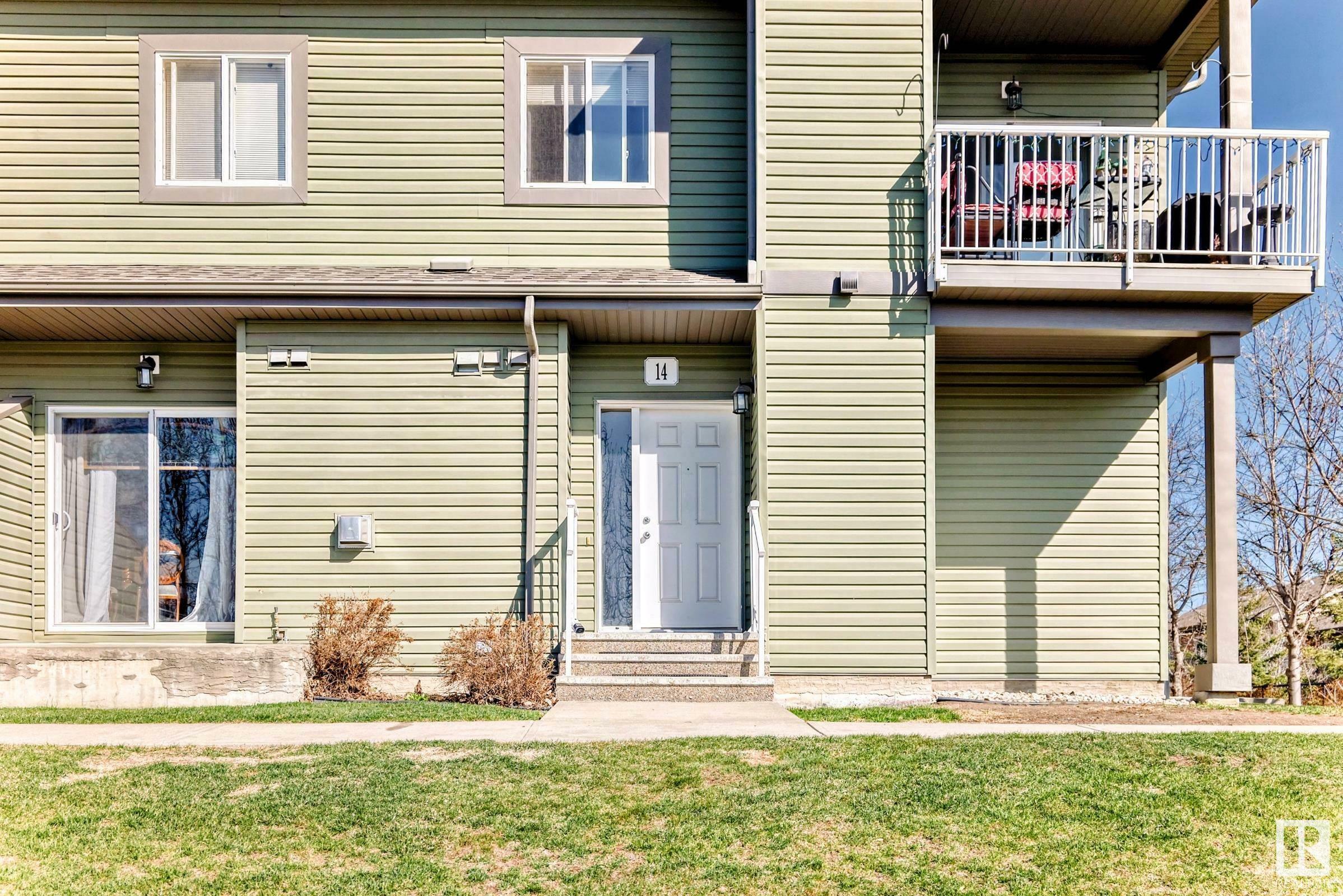 Property Photo: 30 Oak Vista Drive 14 AB T8N 3T1
