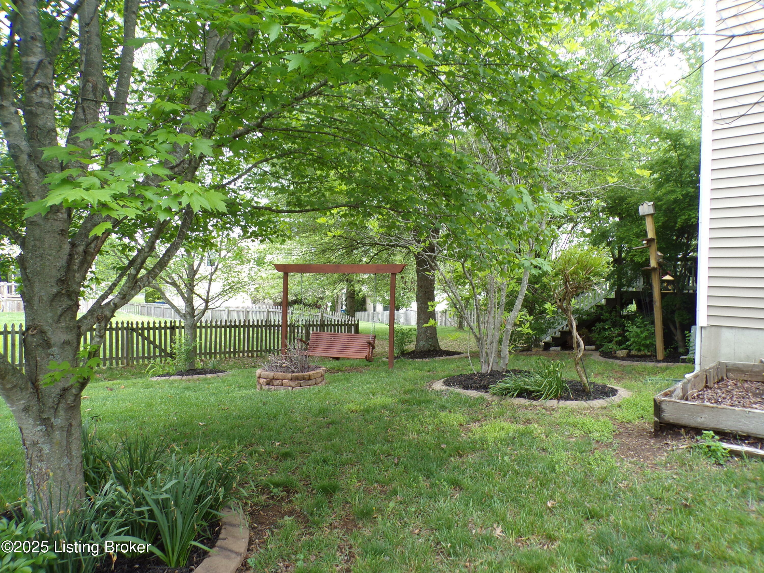 Property Photo: 6602 Silo Ridge Ct KY 40299