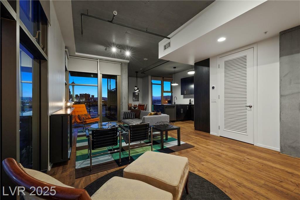 Property Photo: 353 East Bonneville Avenue 1004 NV 89101