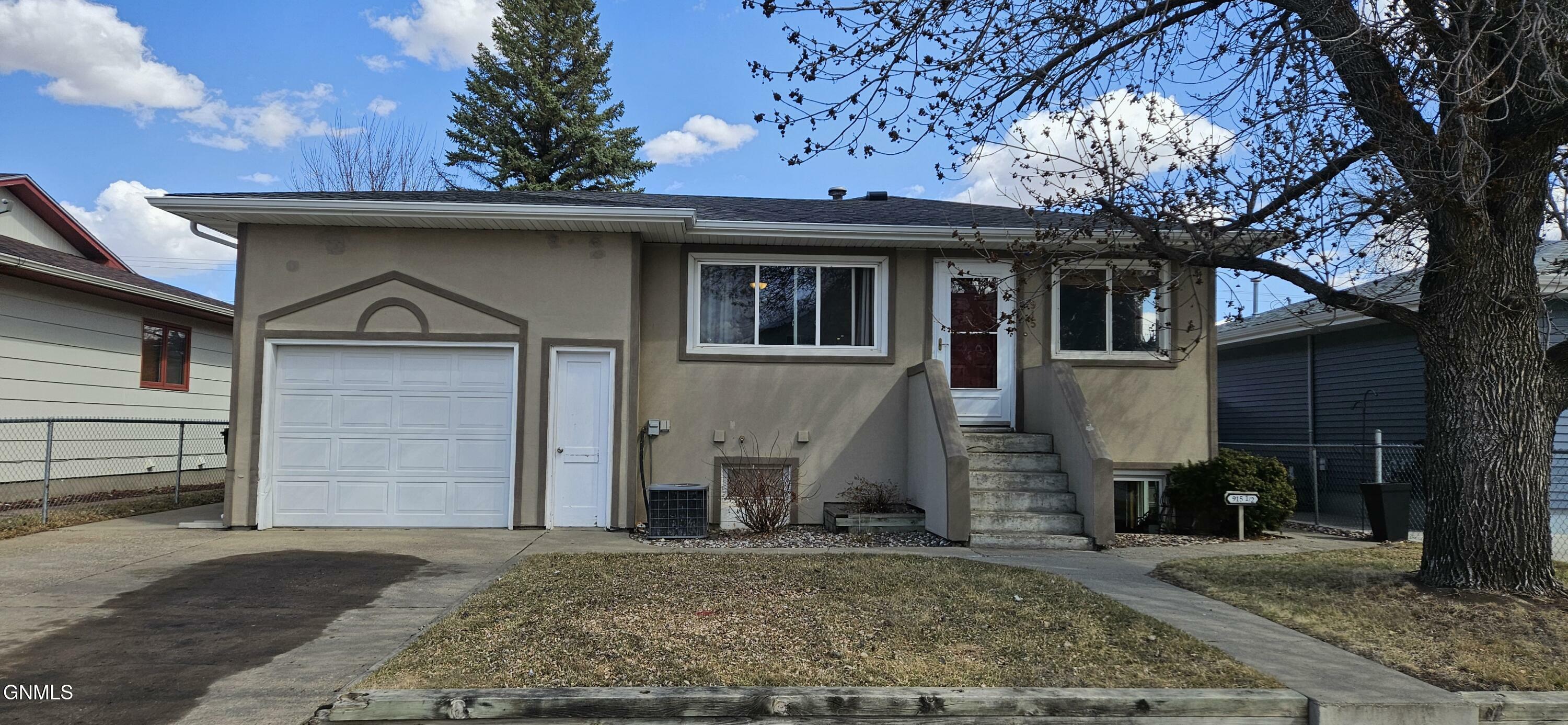 Property Photo: 915 17th Street ND 58504