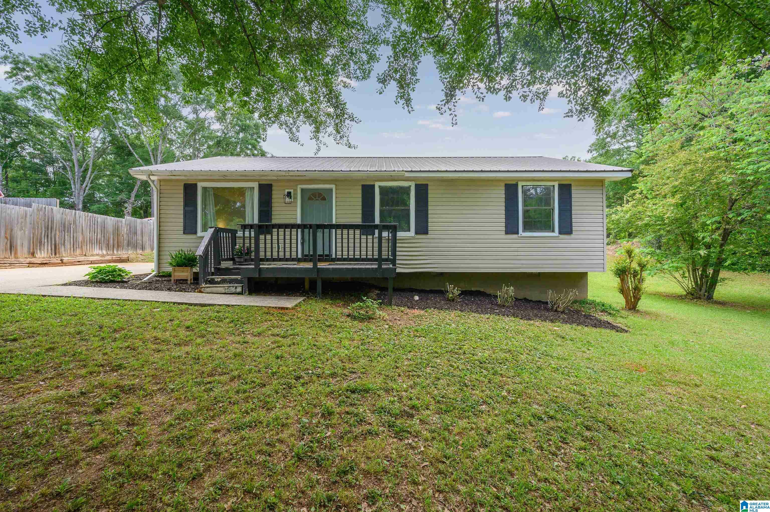 137 Hill Avenue  Sylacauga AL 35150 photo