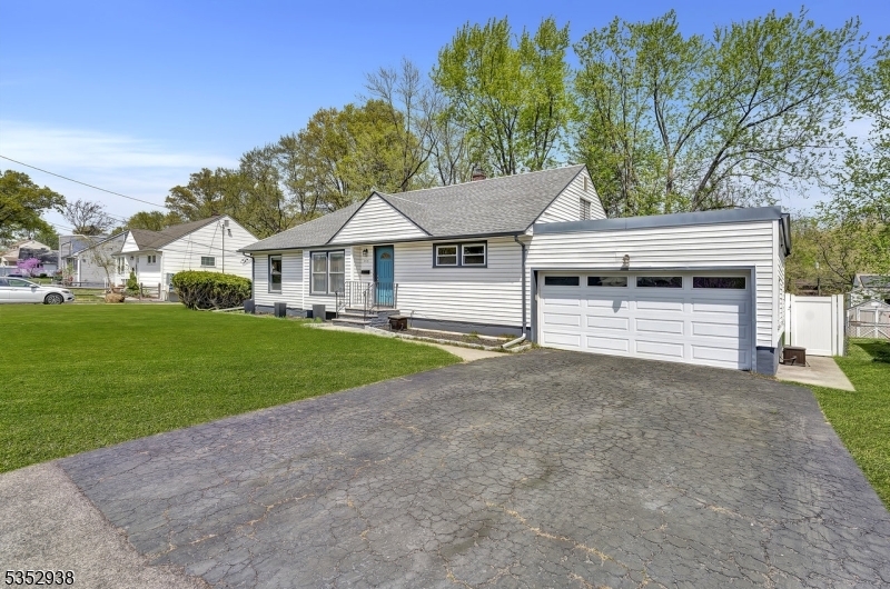 Property Photo: 715 Loretta Ter NJ 07062