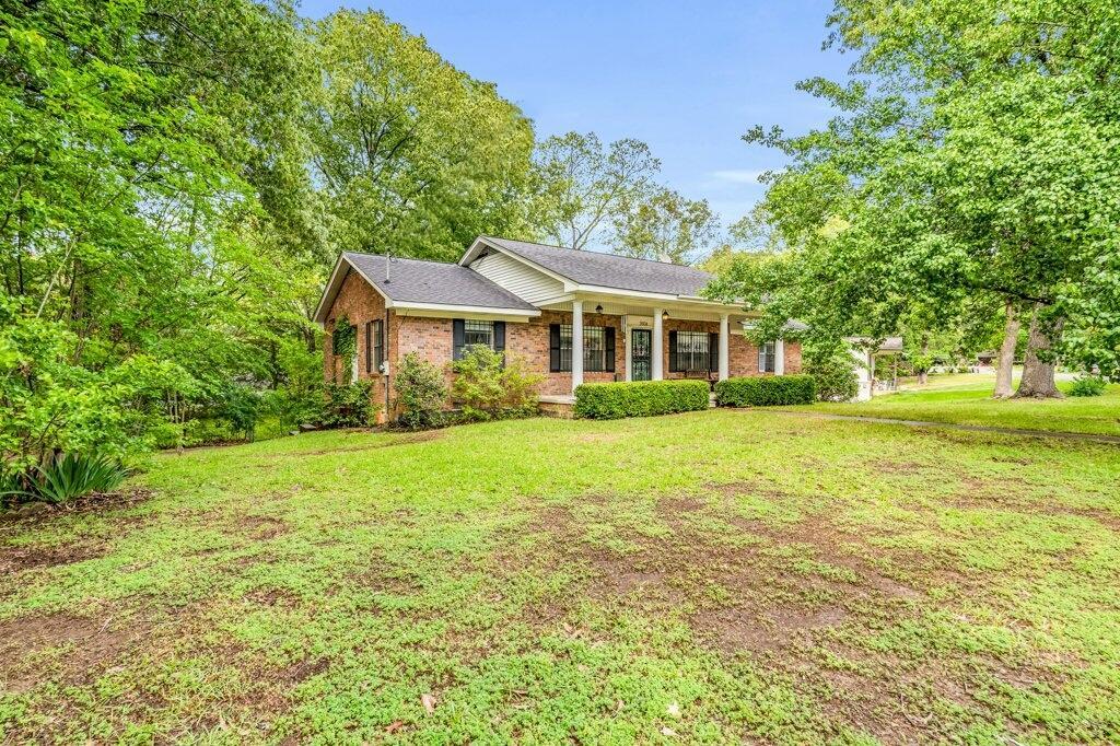 Property Photo: 2604 Redbud Dr MS 39759