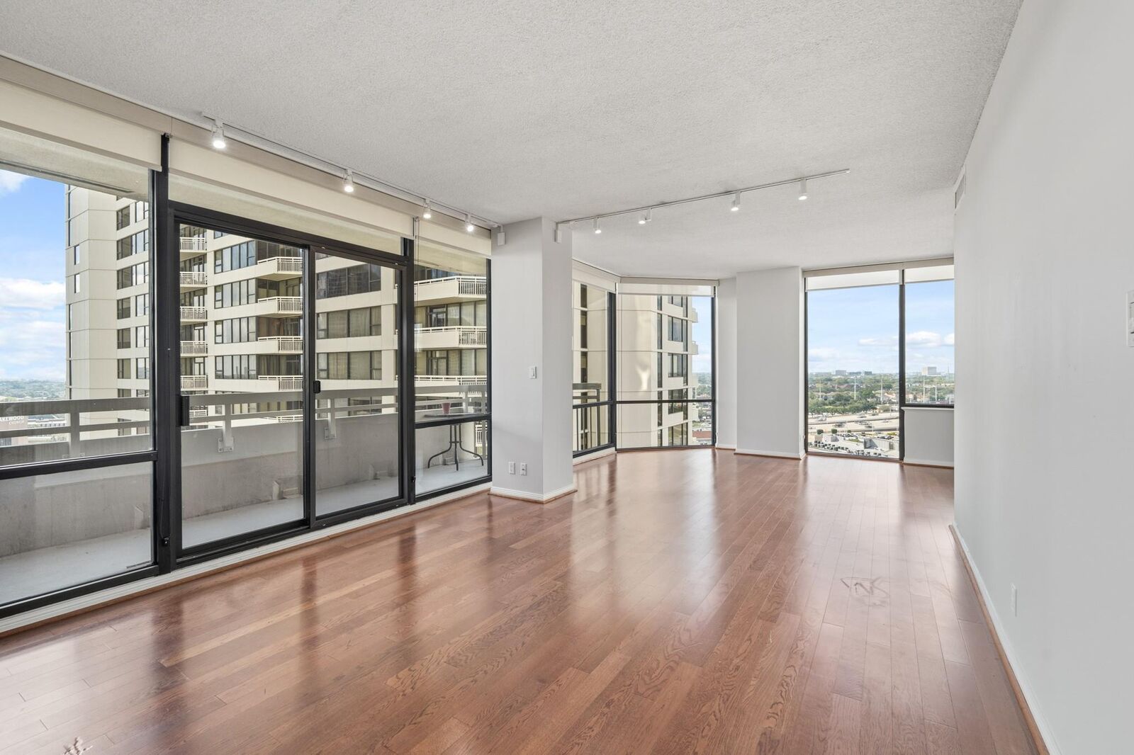 Property Photo: 14 Greenway Plaza 13P TX 77046