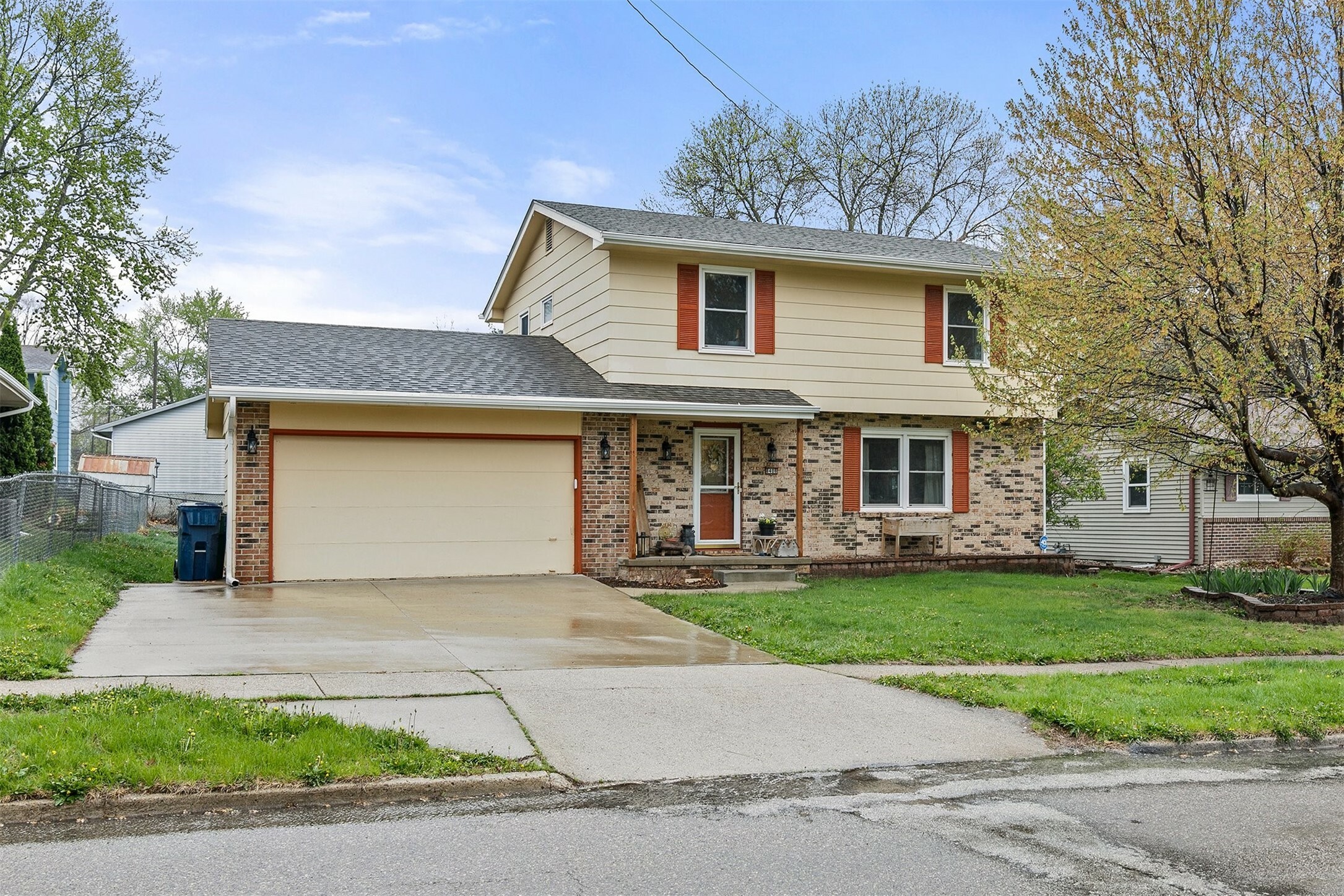 Property Photo: 8408 Airline Avenue IA 50322