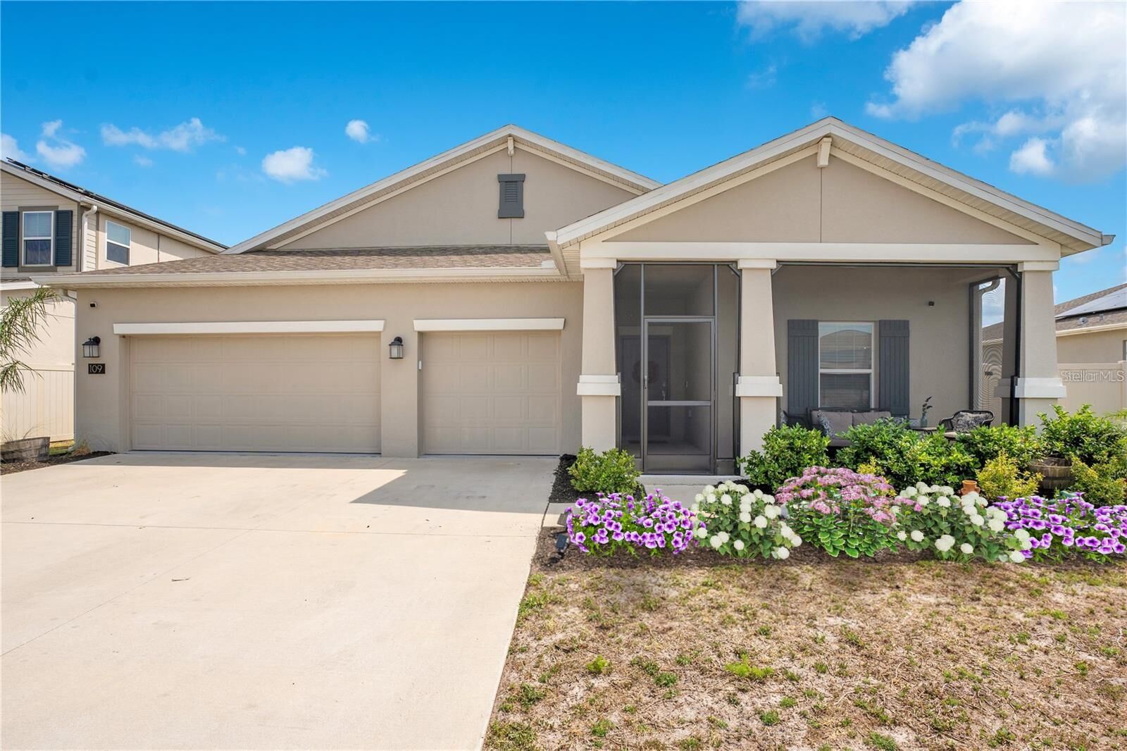 Property Photo: 109 Pineywoods Street FL 34772