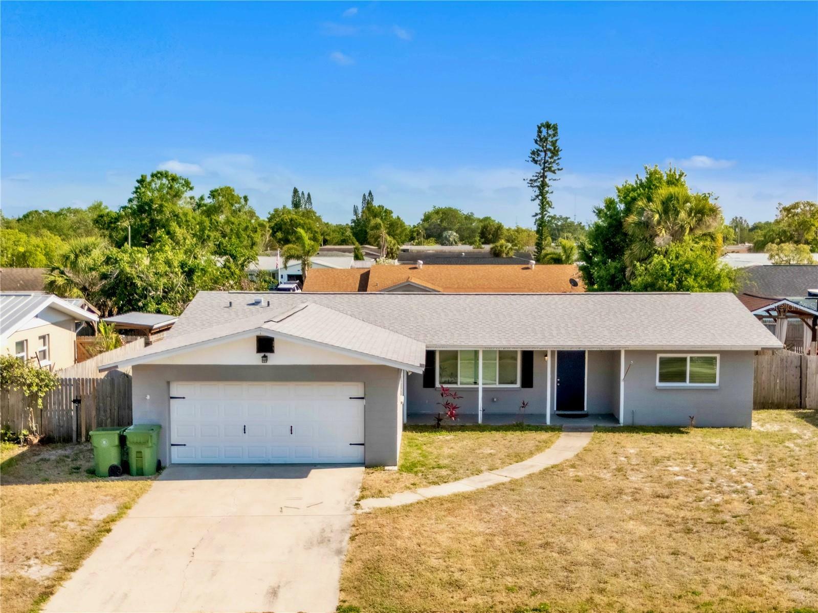 Property Photo: 2705 20th Avenue Drive W FL 34205