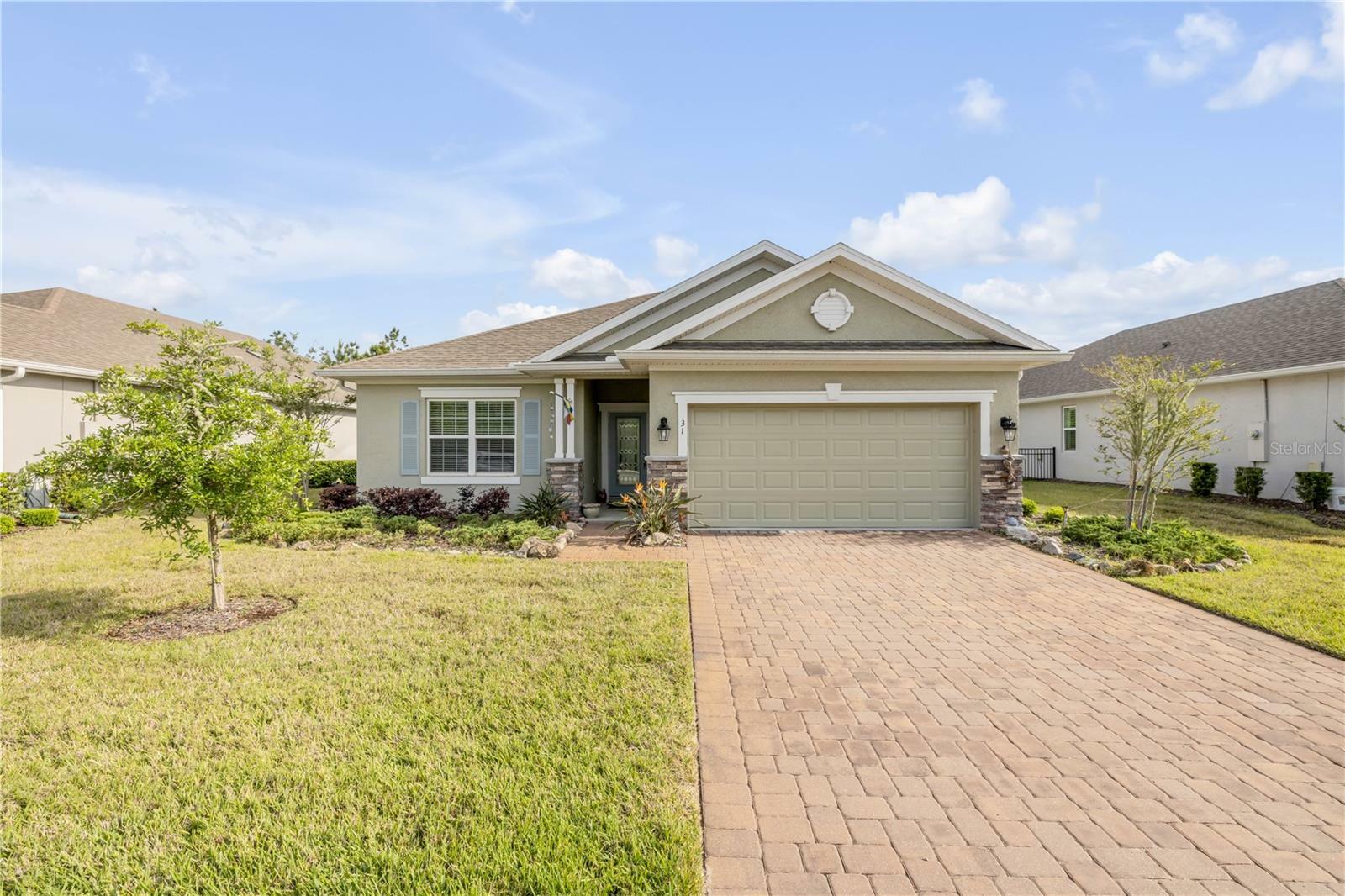 Property Photo: 31 Huntington Place FL 32174