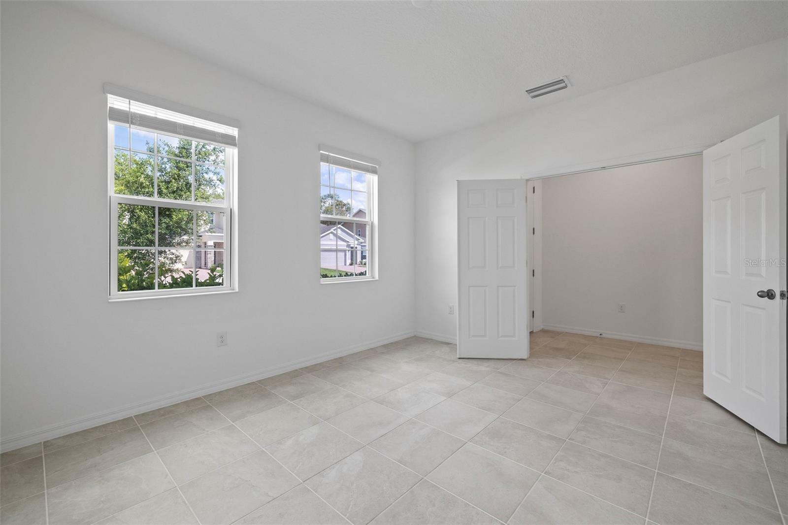 Property Photo: 451 Shadow Gorge Way FL 32736