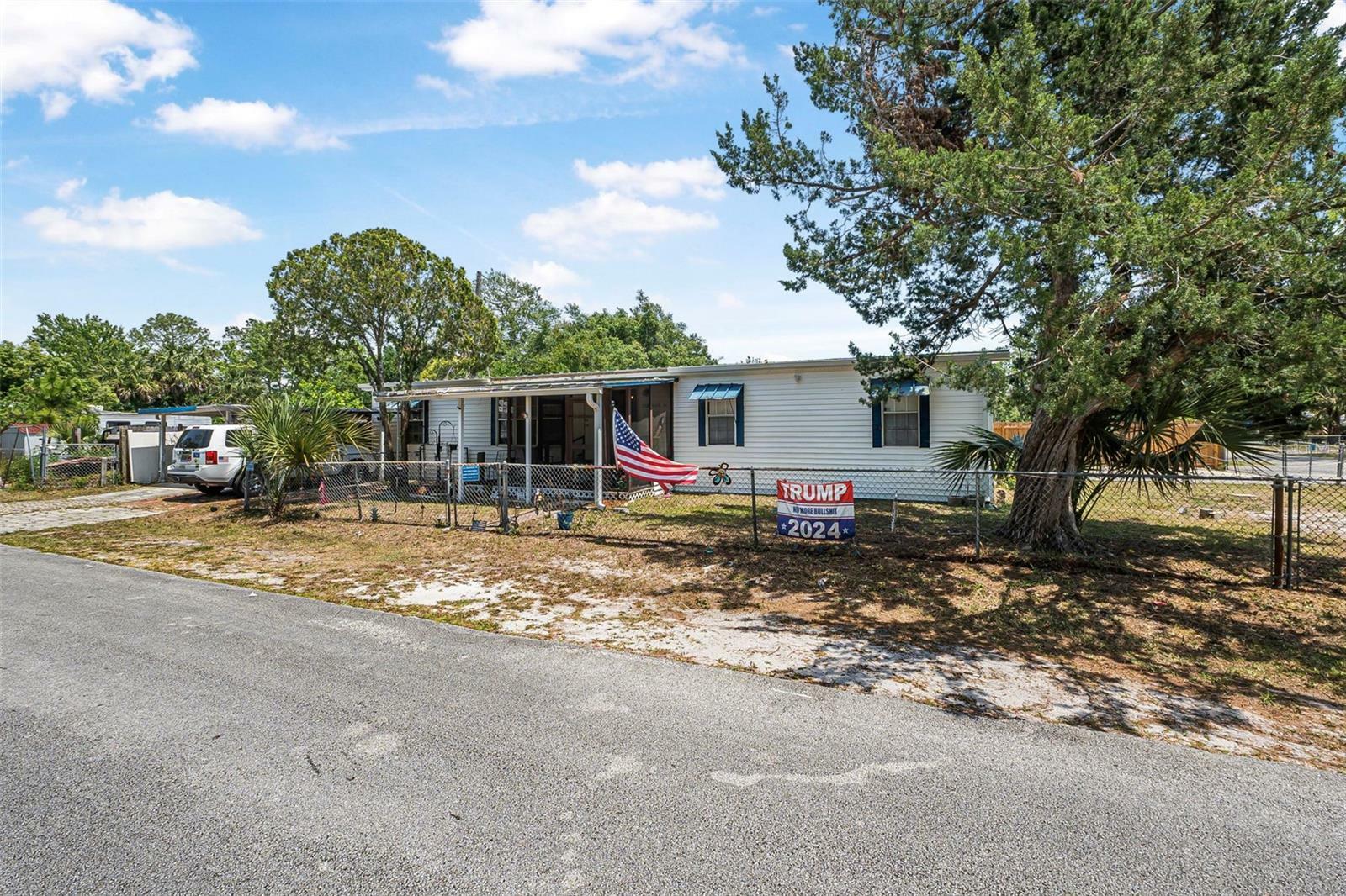 Property Photo: 1138 Avenue H FL 32174