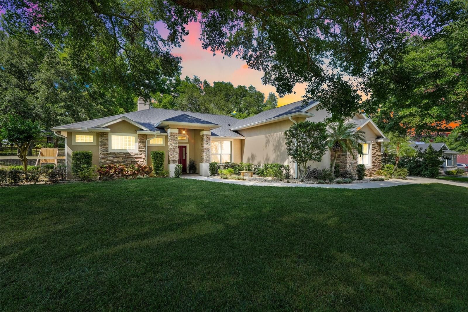 Property Photo:  10851 Lantana Crest  FL 34711 