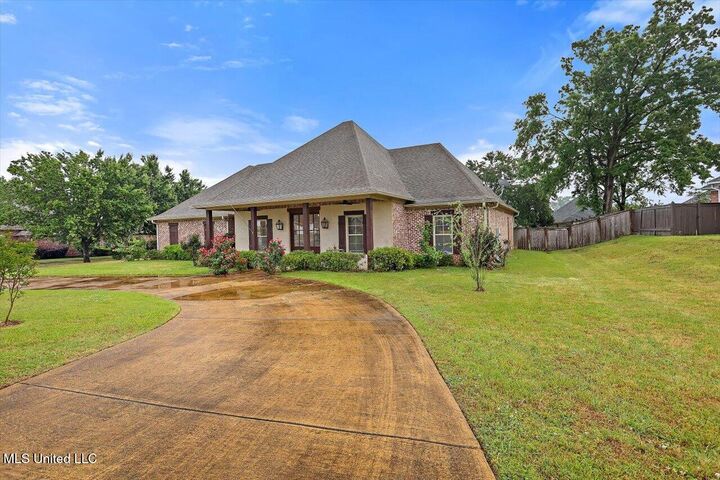 Property Photo: 208 Grand Oak Boulevard MS 39056