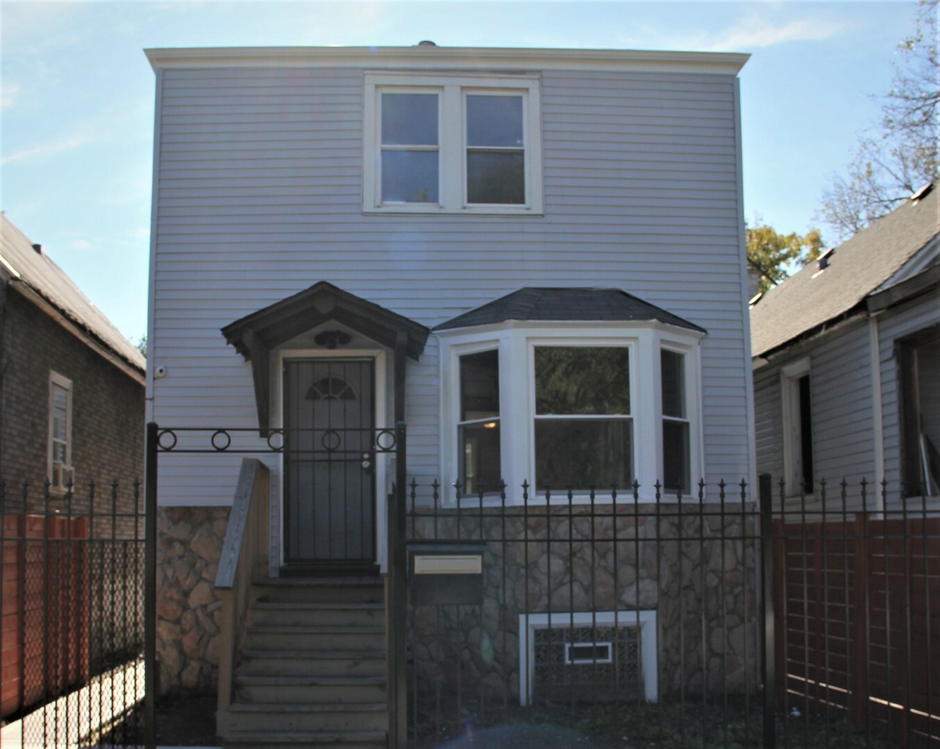 Property Photo: 509 W 81st Street IL 60620
