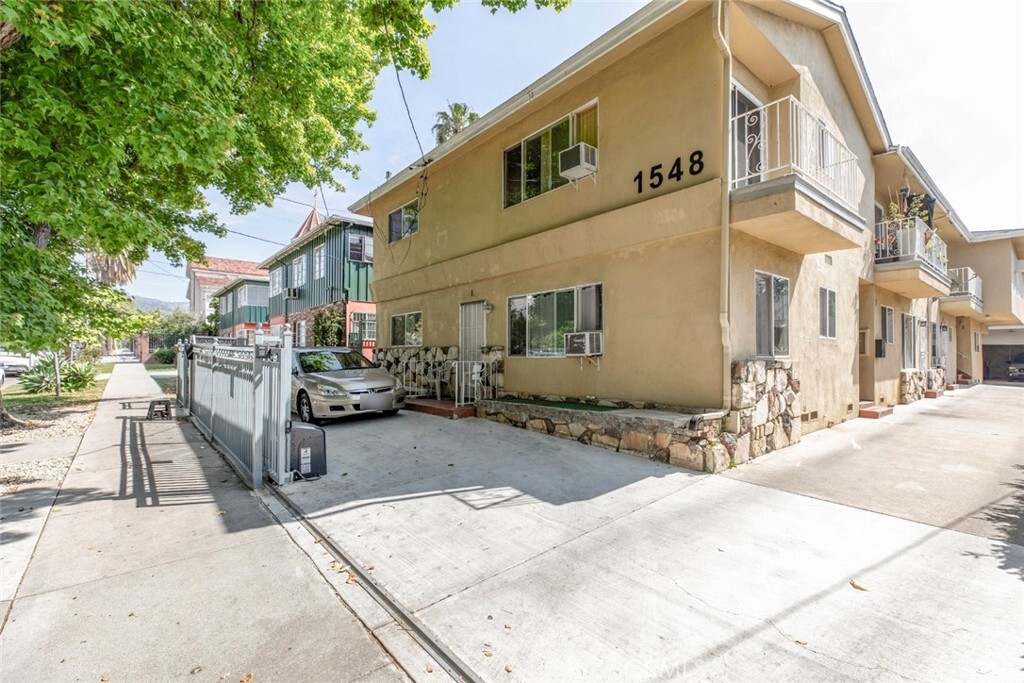 Property Photo:  1548 N Alexandria Avenue  CA 90027 