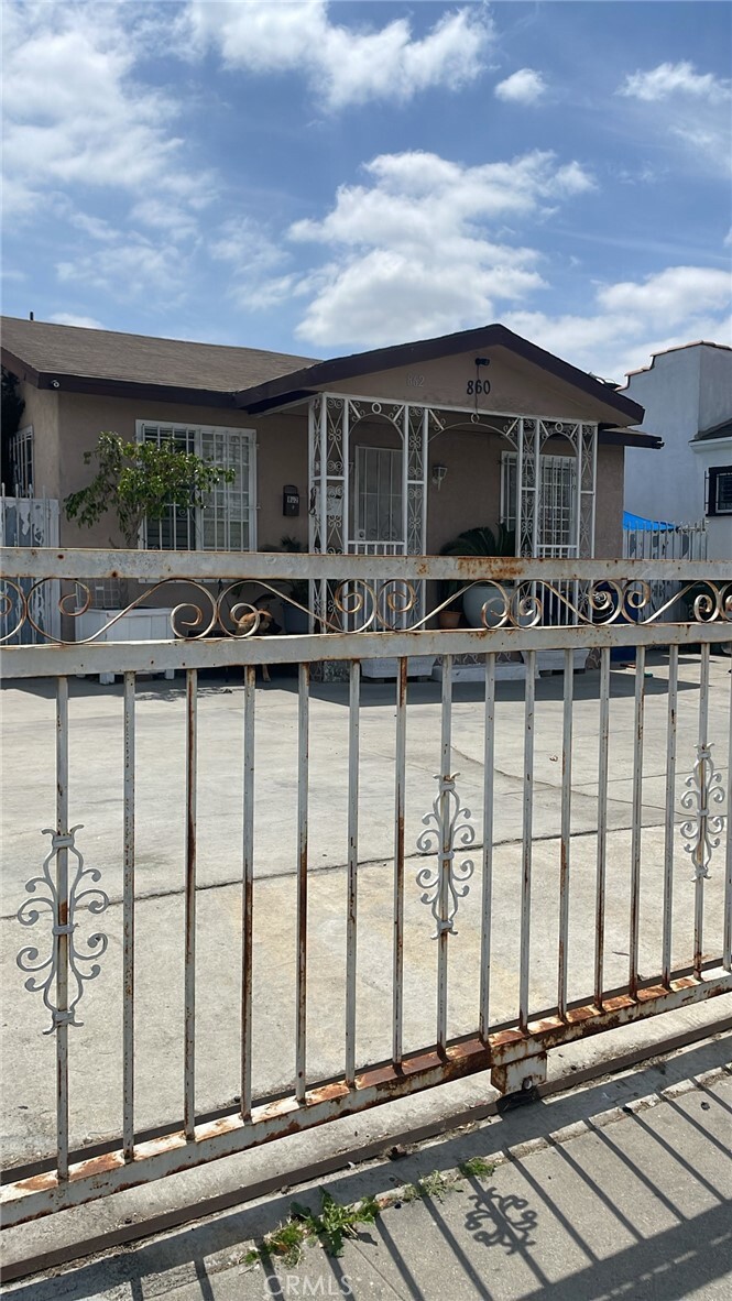 Property Photo: 860 & 862 W 73rd Street CA 90044