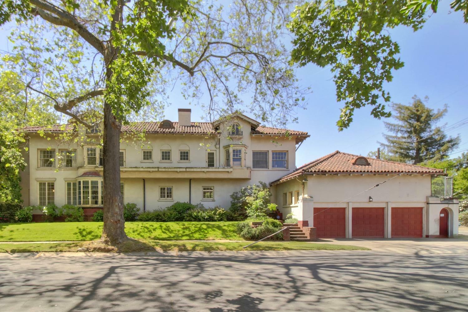 Property Photo: 1600 39th Street CA 95816
