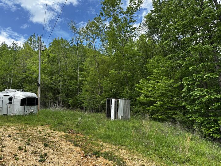 Property Photo: 910 Warren Hollow Rd TN 38425