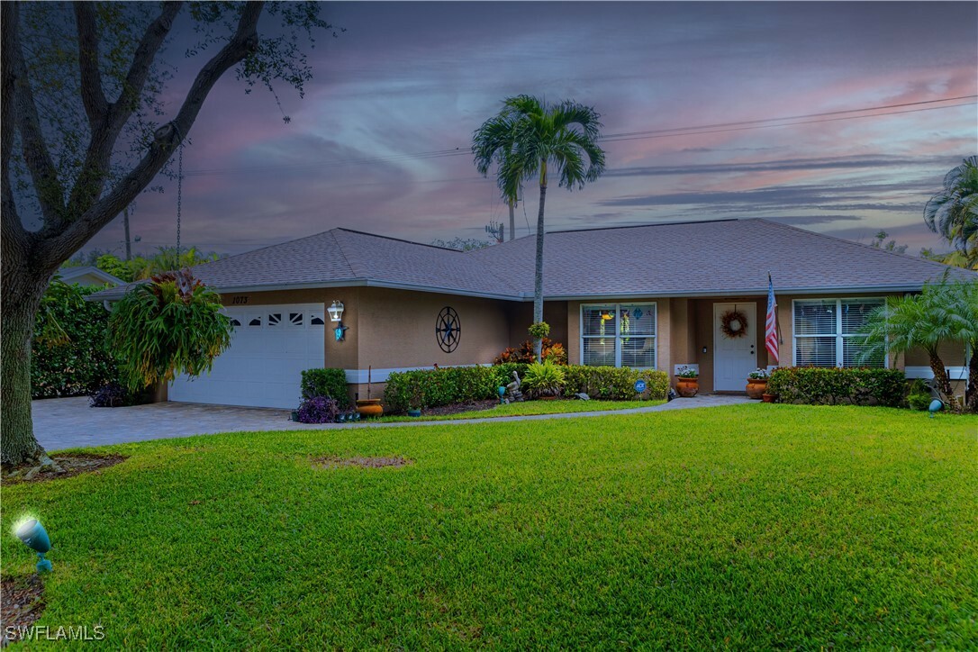 Property Photo: 1073 N Alhambra Circle FL 34103