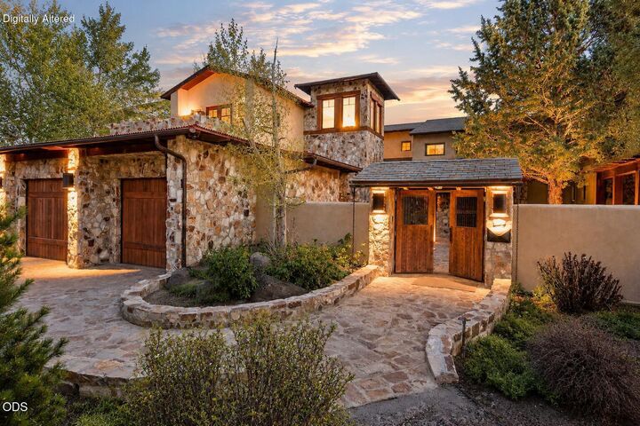 Property Photo: 23021 Brushline Court OR 97701