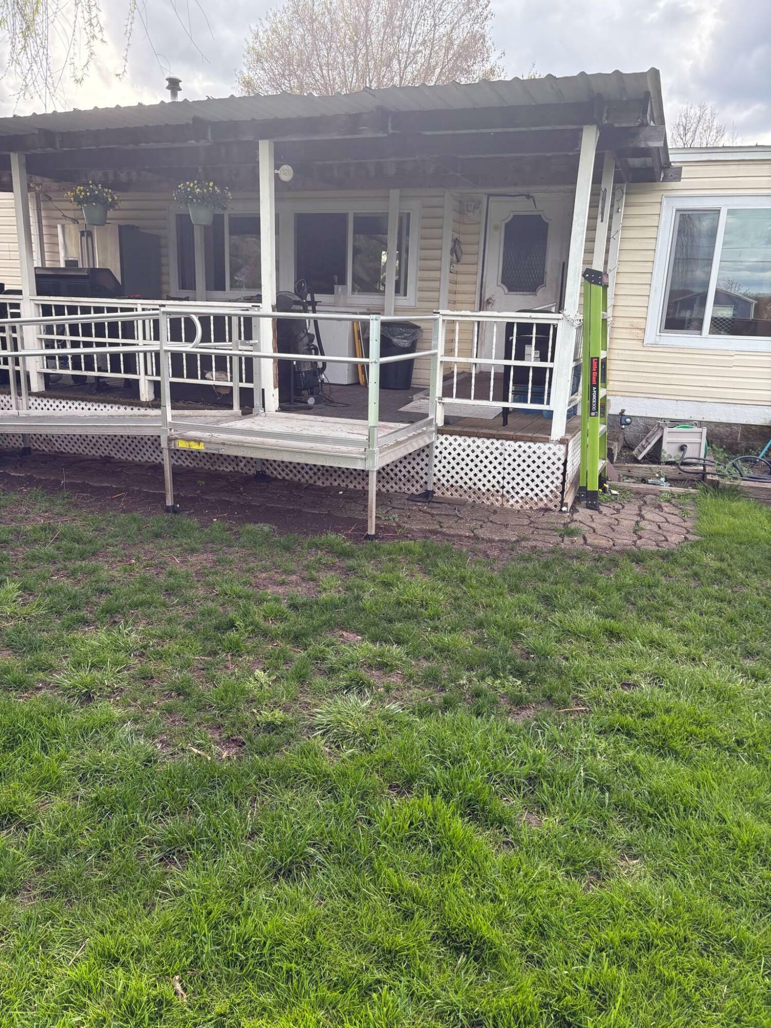 Property Photo: 5073 Peace Lane OR 97502