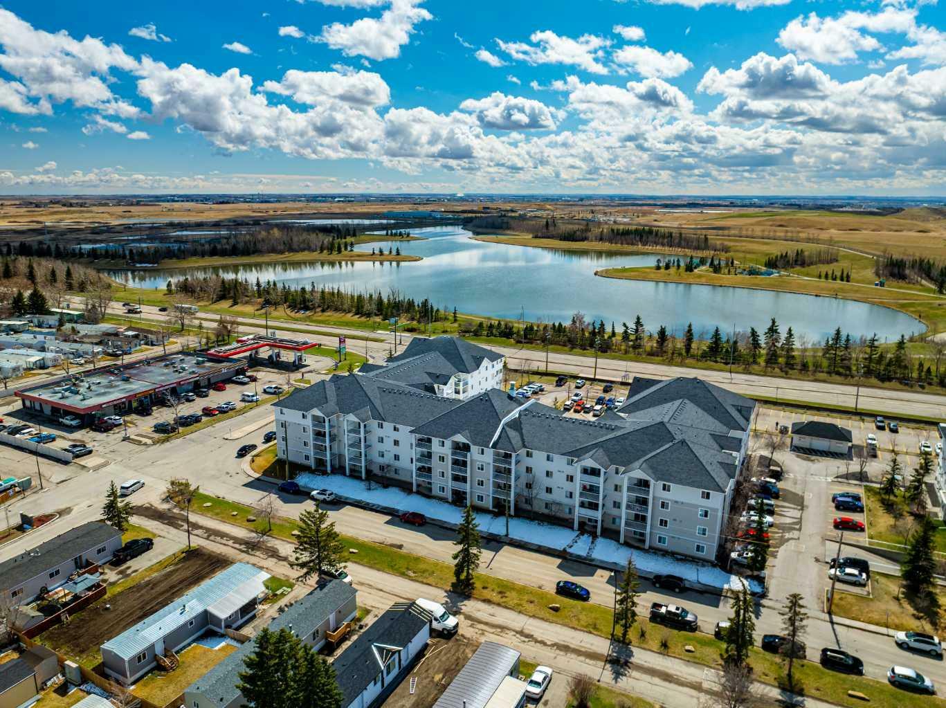 Property Photo: 6224 17 Avenue SE 1217 AB T2A 7X8