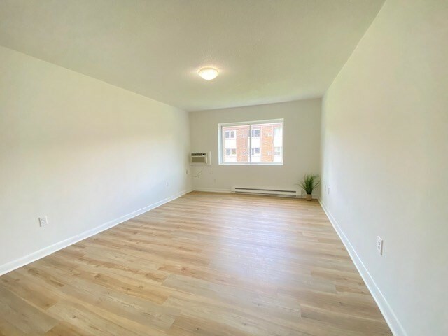 Property Photo:  9 Weld Street 23  MA 01702 