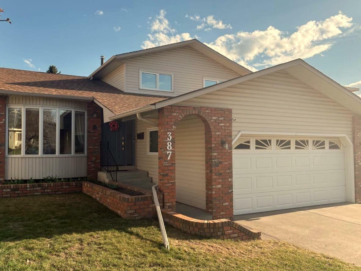 Property Photo: 387 Silvergrove Drive NW AB T3B 4T2