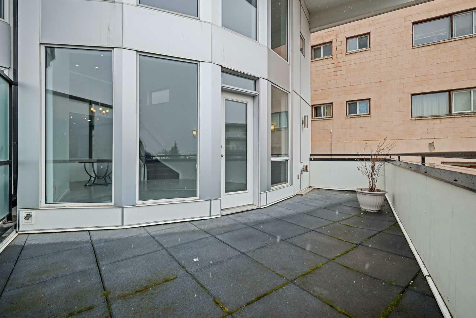 Property Photo: 1800 26 Avenue SW 118 AB T2T 1E1