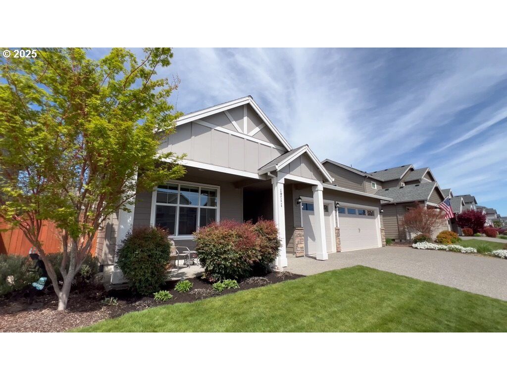 Property Photo:  1711 35th Ave  OR 97116 
