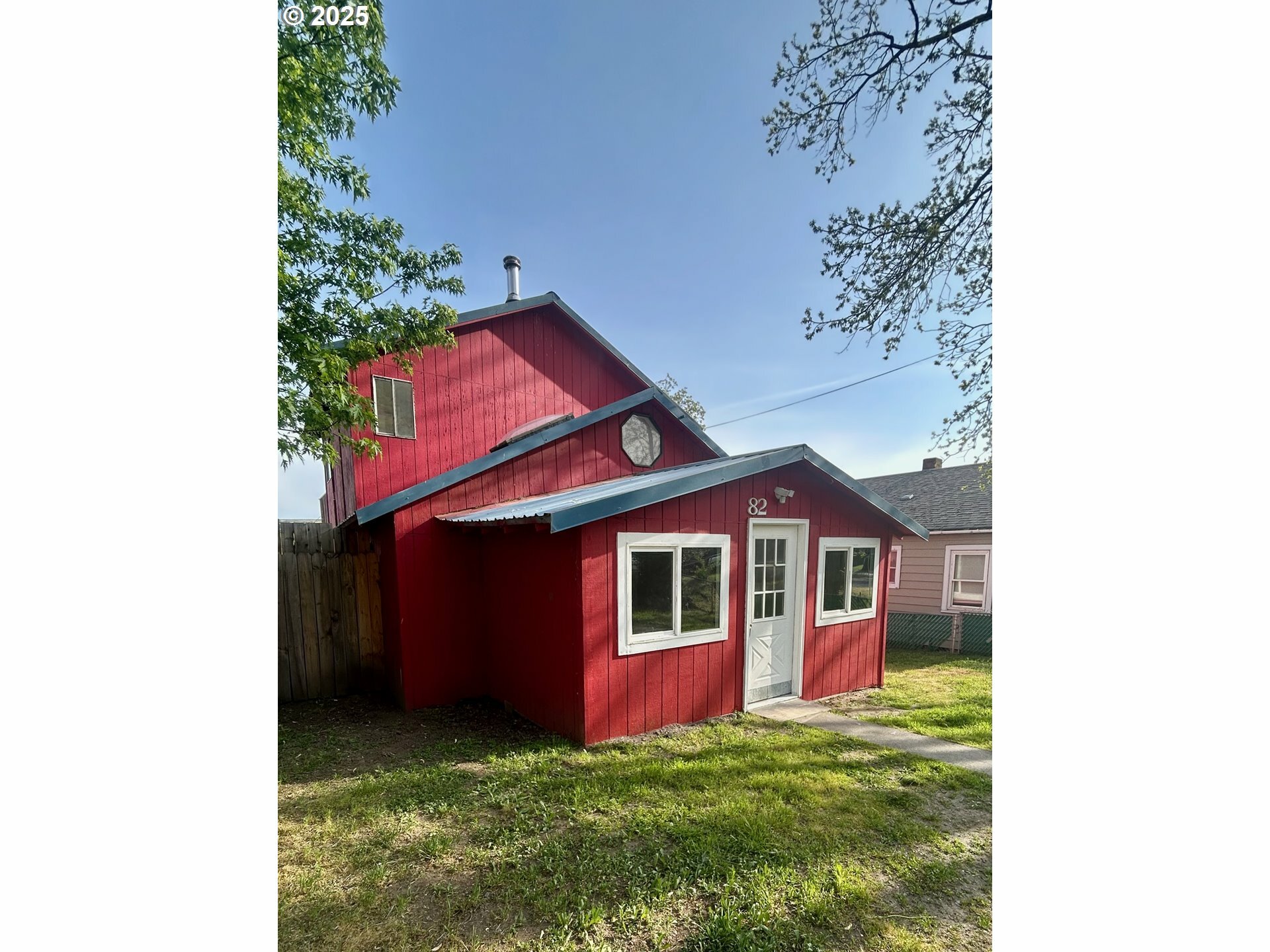 Property Photo: 82 Main St WA 98673