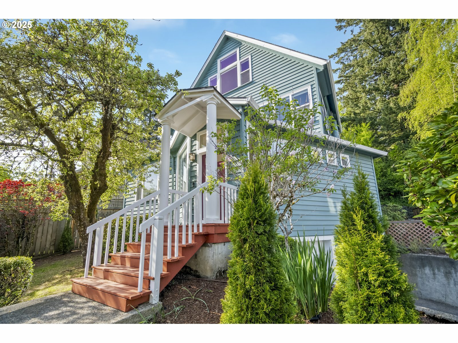 1369 SW Broadway Dr  Portland OR 97201 photo