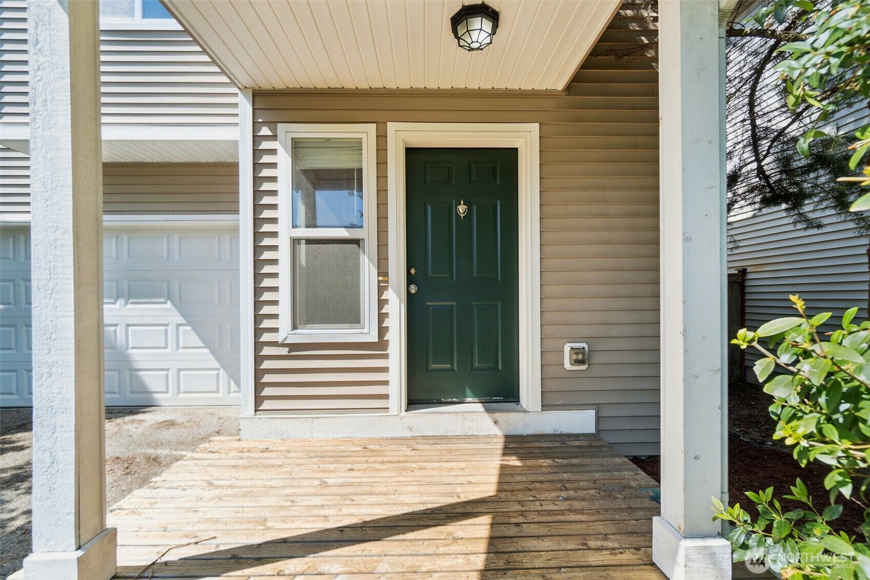 Property Photo: 11067 Elliston Way NE WA 98053