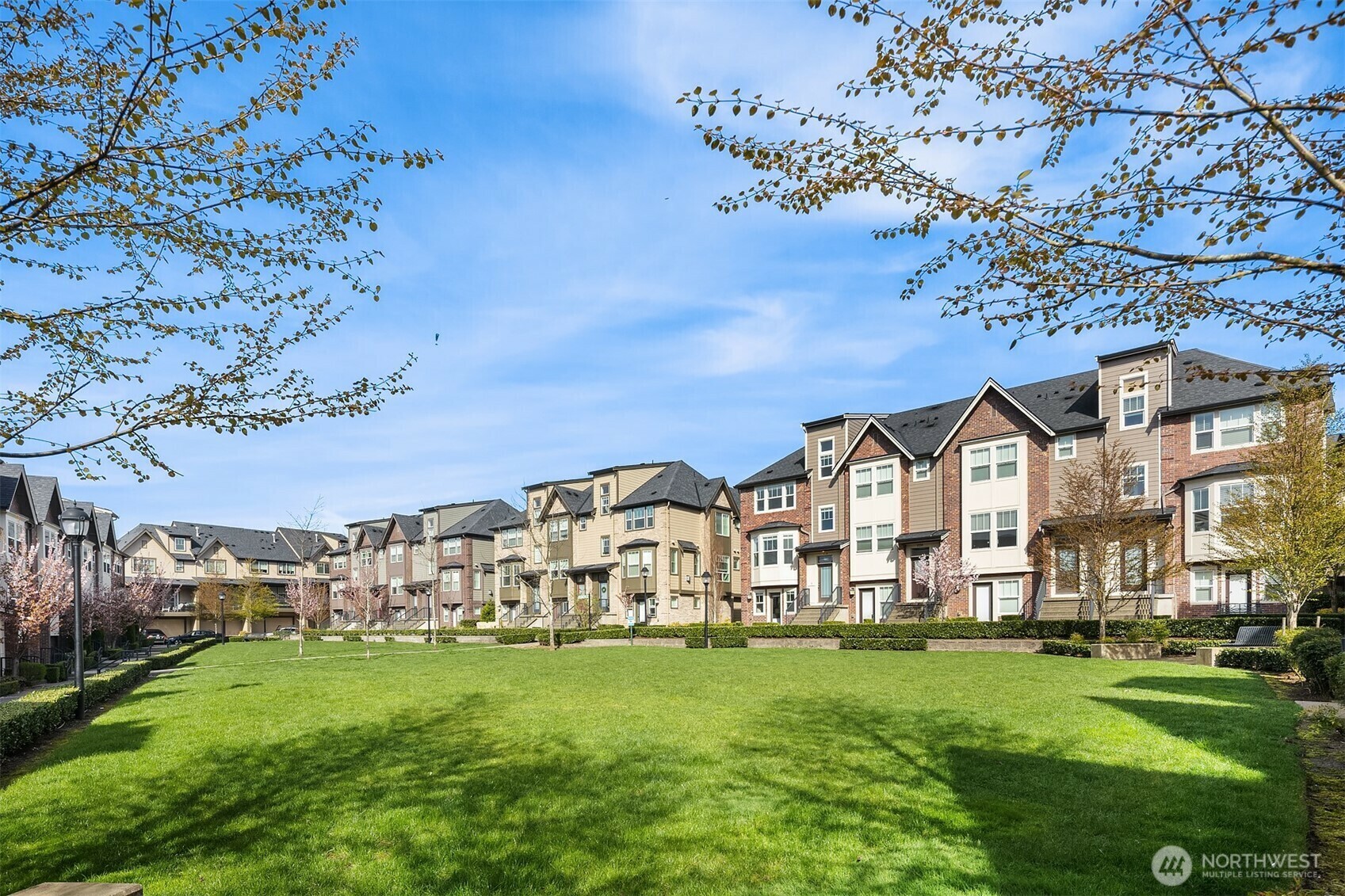 Property Photo: 1334 Greenwich Walk NE WA 98029