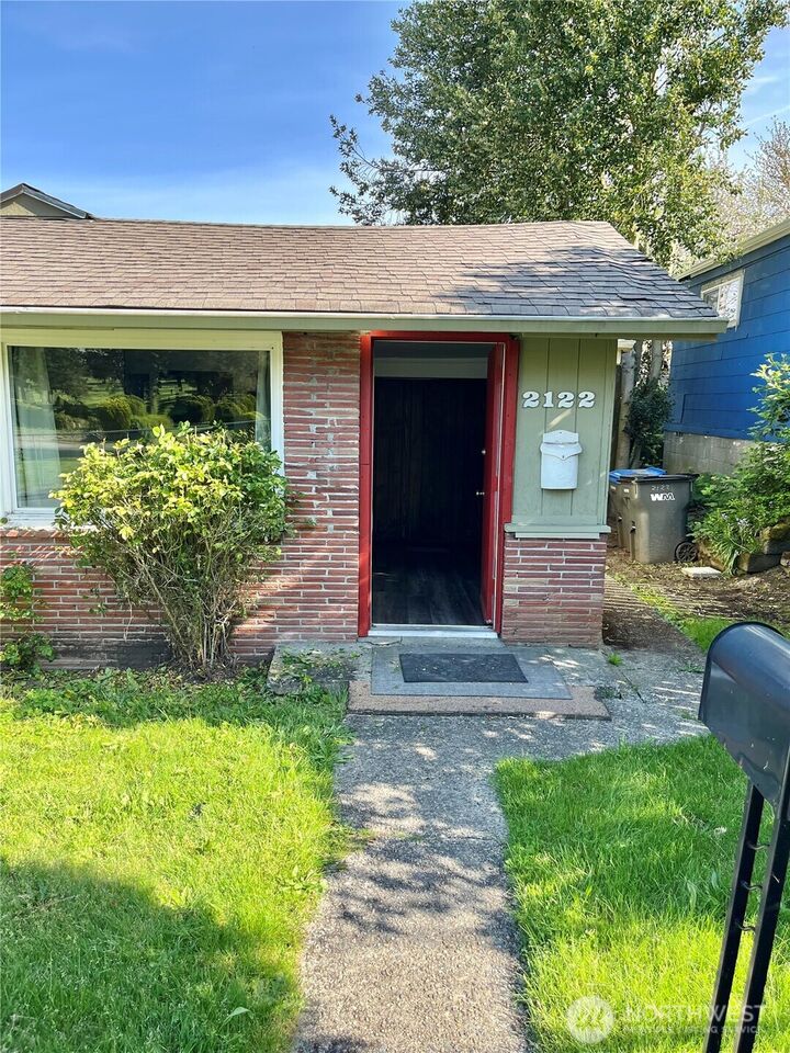 Property Photo:  2122  15th Street  WA 98312 