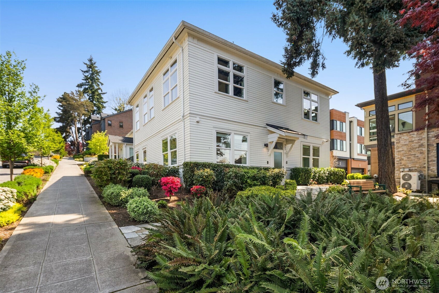 Property Photo:  957 W McGraw Street 1  WA 98119 