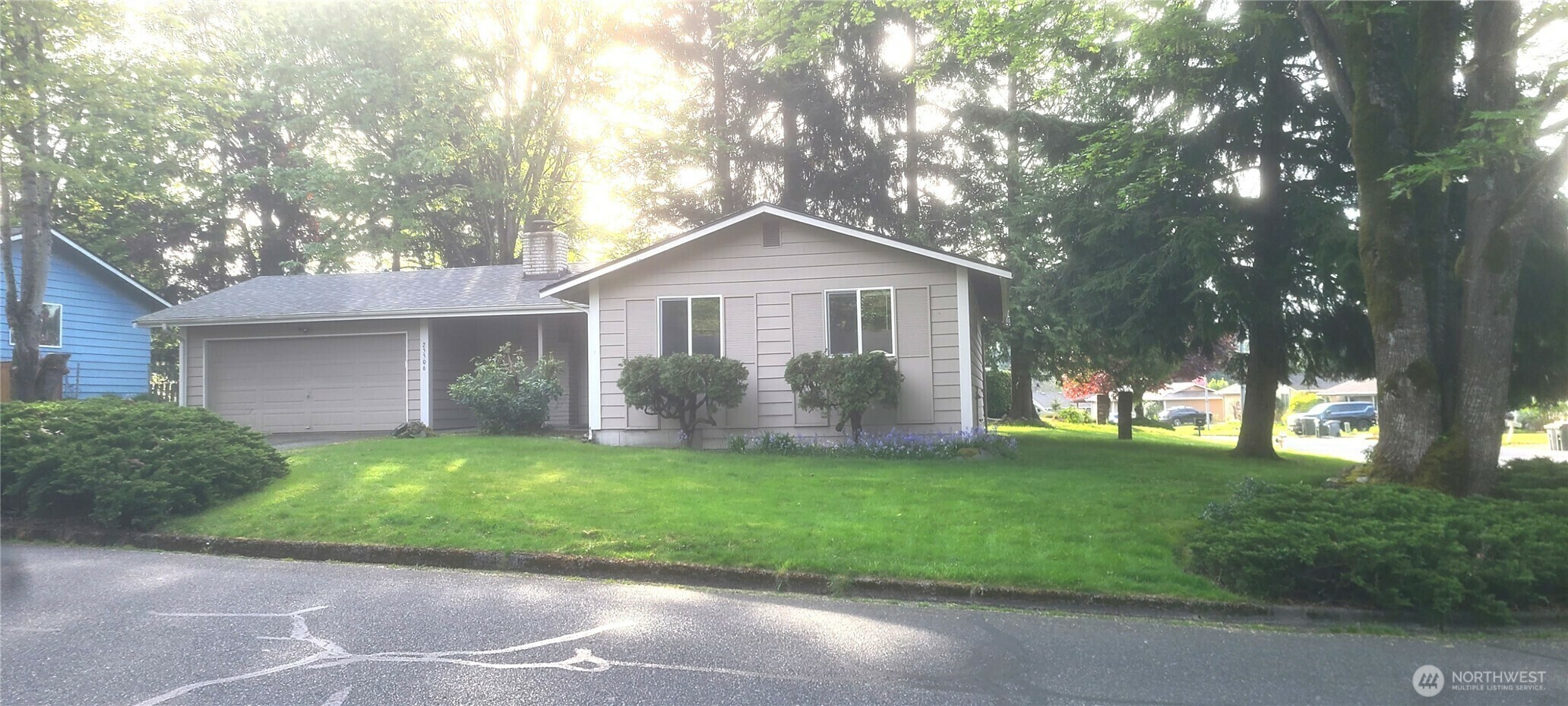Property Photo: 25506 45th Avenue S WA 98032