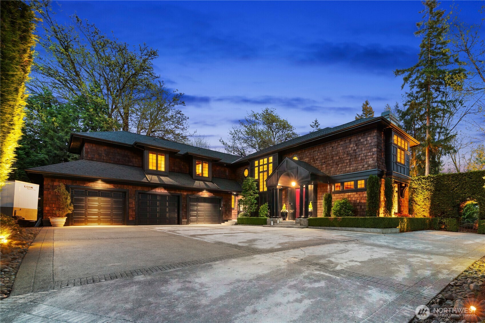Property Photo: 16912 SE Licorice Way WA 98059