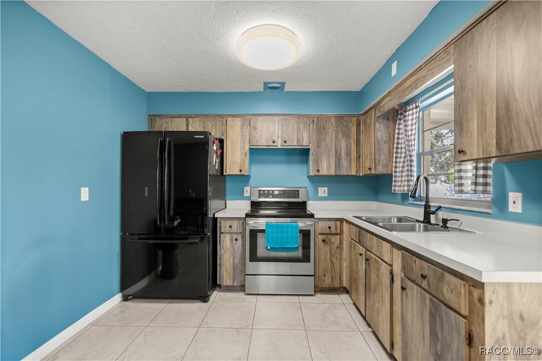 Property Photo: 9 Arizona Street FL 34465