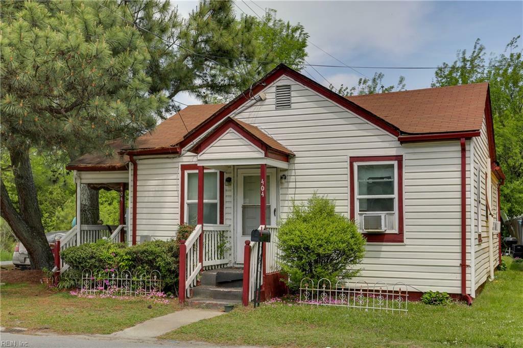 Property Photo: 404 Hunter St VA 23434