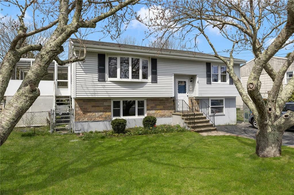 112 Center Avenue  Middletown RI 02842 photo