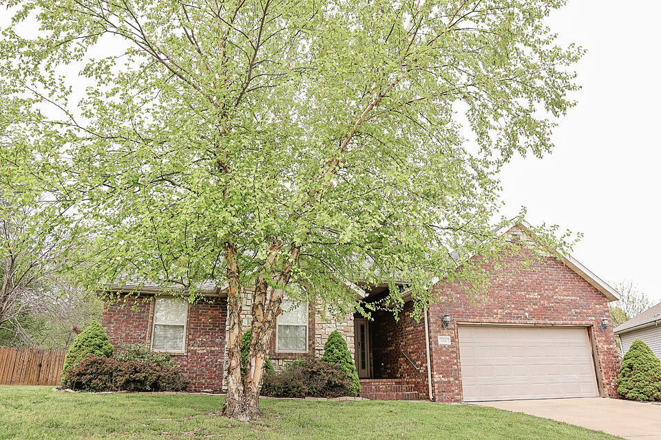 Property Photo: 611 S Monterrey Avenue MO 65802