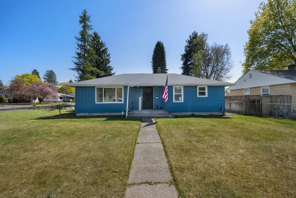 Property Photo: 2205 W Decatur St WA 99205