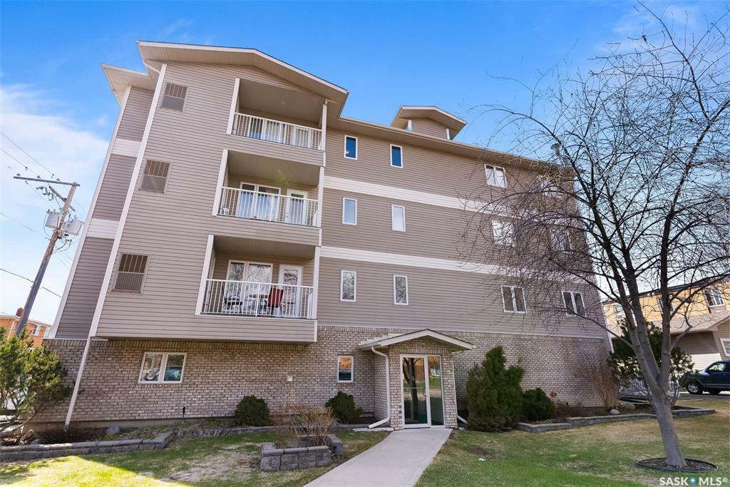 Property Photo: 3946 Robinson Street 202 SK S4S 3C8