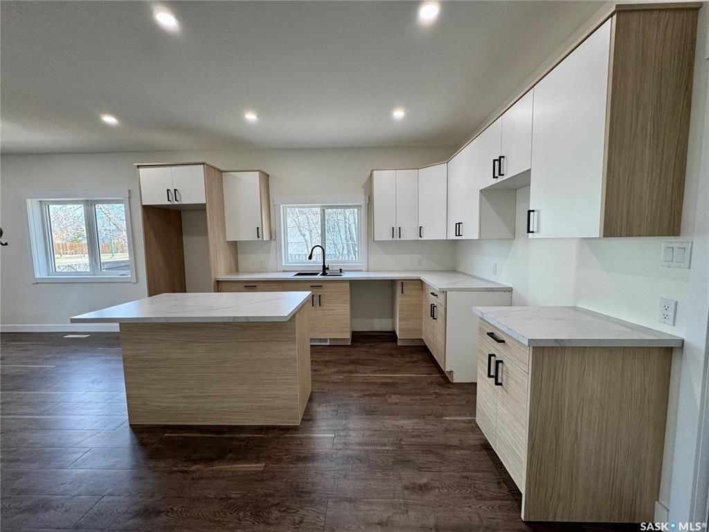 Property Photo: 211 9th Street E SK S6V 0X7