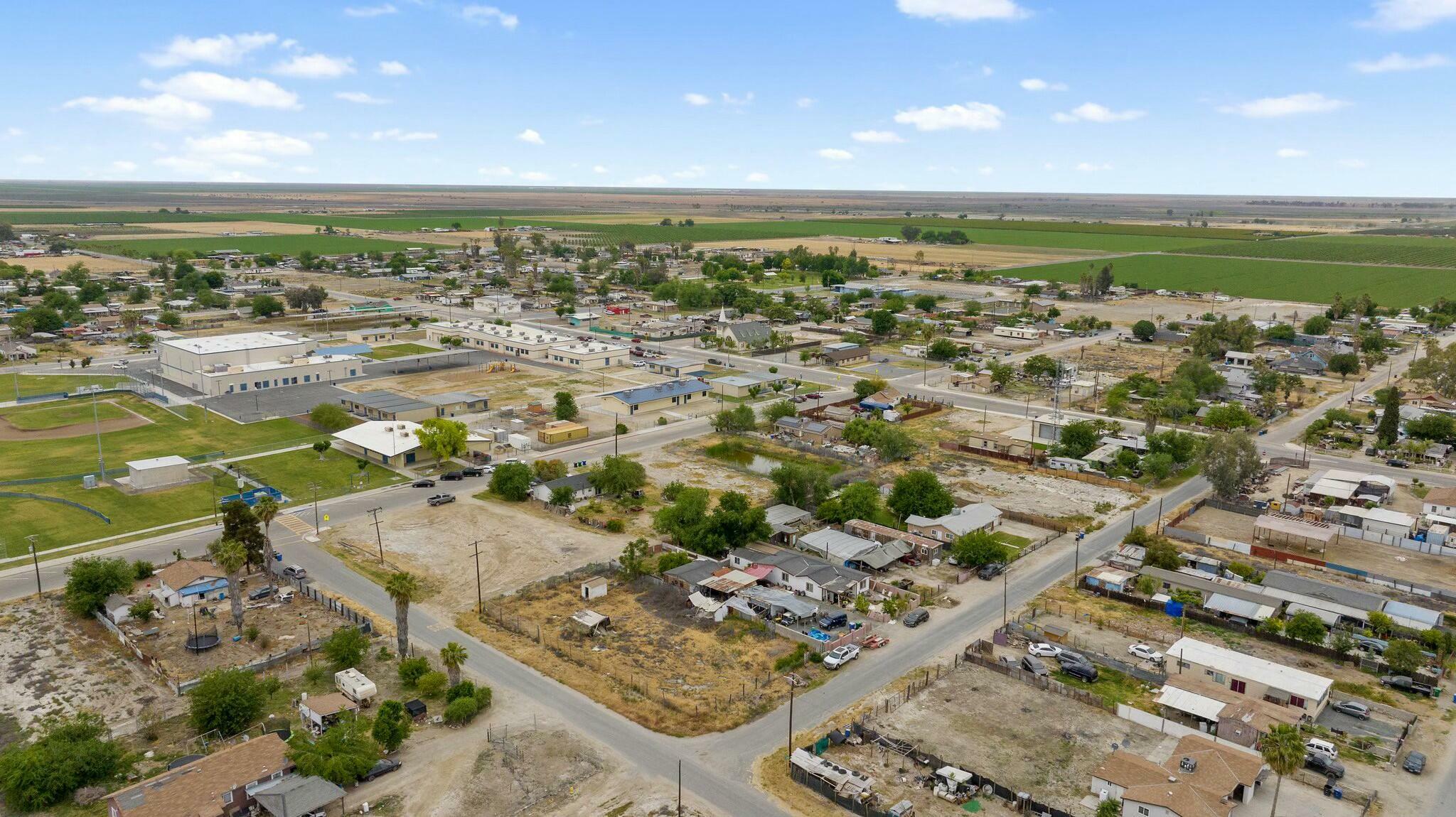 Property Photo: 5311 Ellis Road CA 93201