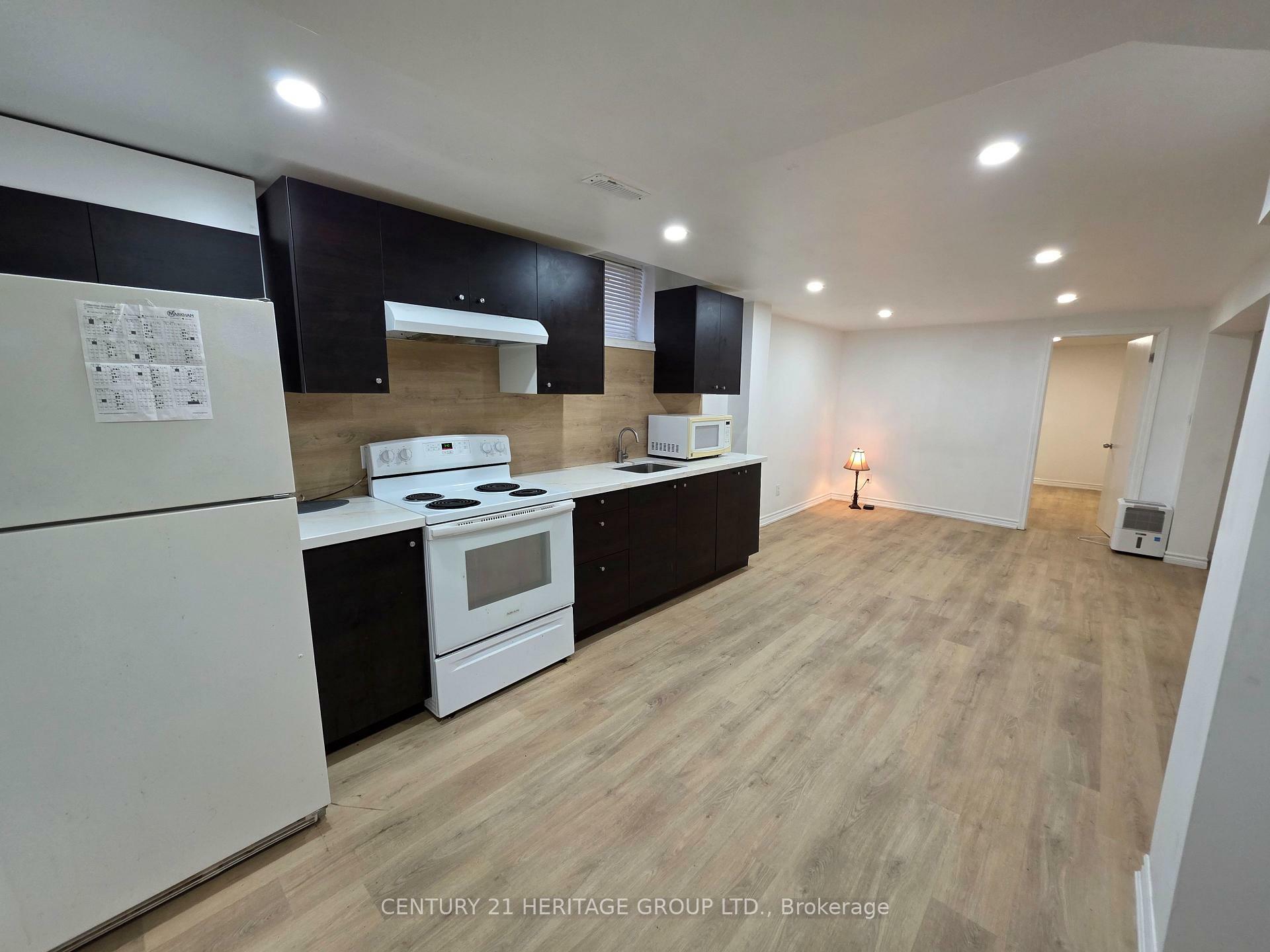 Property Photo: 21 Chloe Crescent Bsmt ON L3S 2H3