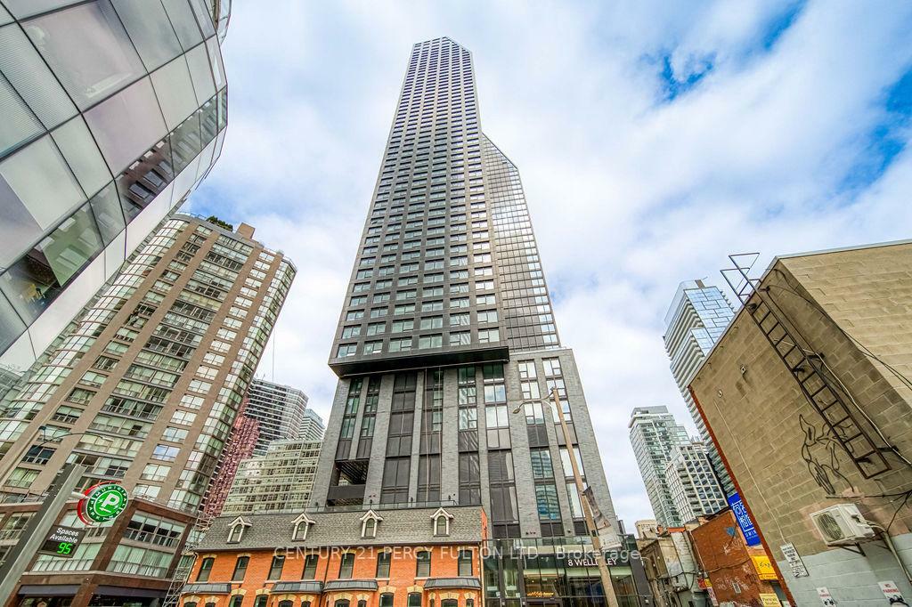 Property Photo: 8 Wellesley Street W 2905 ON M4Y 0J5