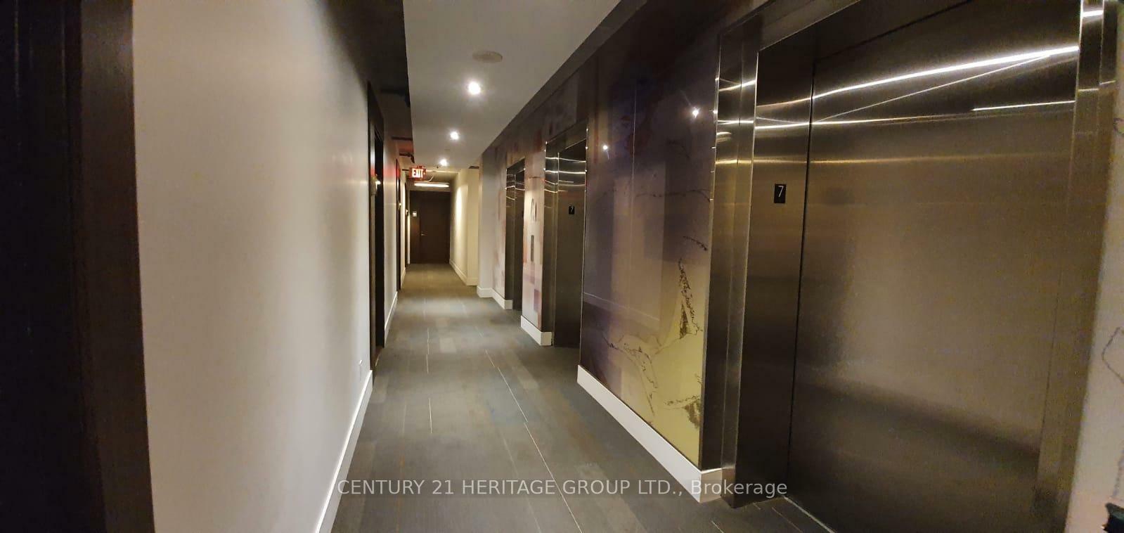 Property Photo: 560 King Street W 716 ON M5V 1M3