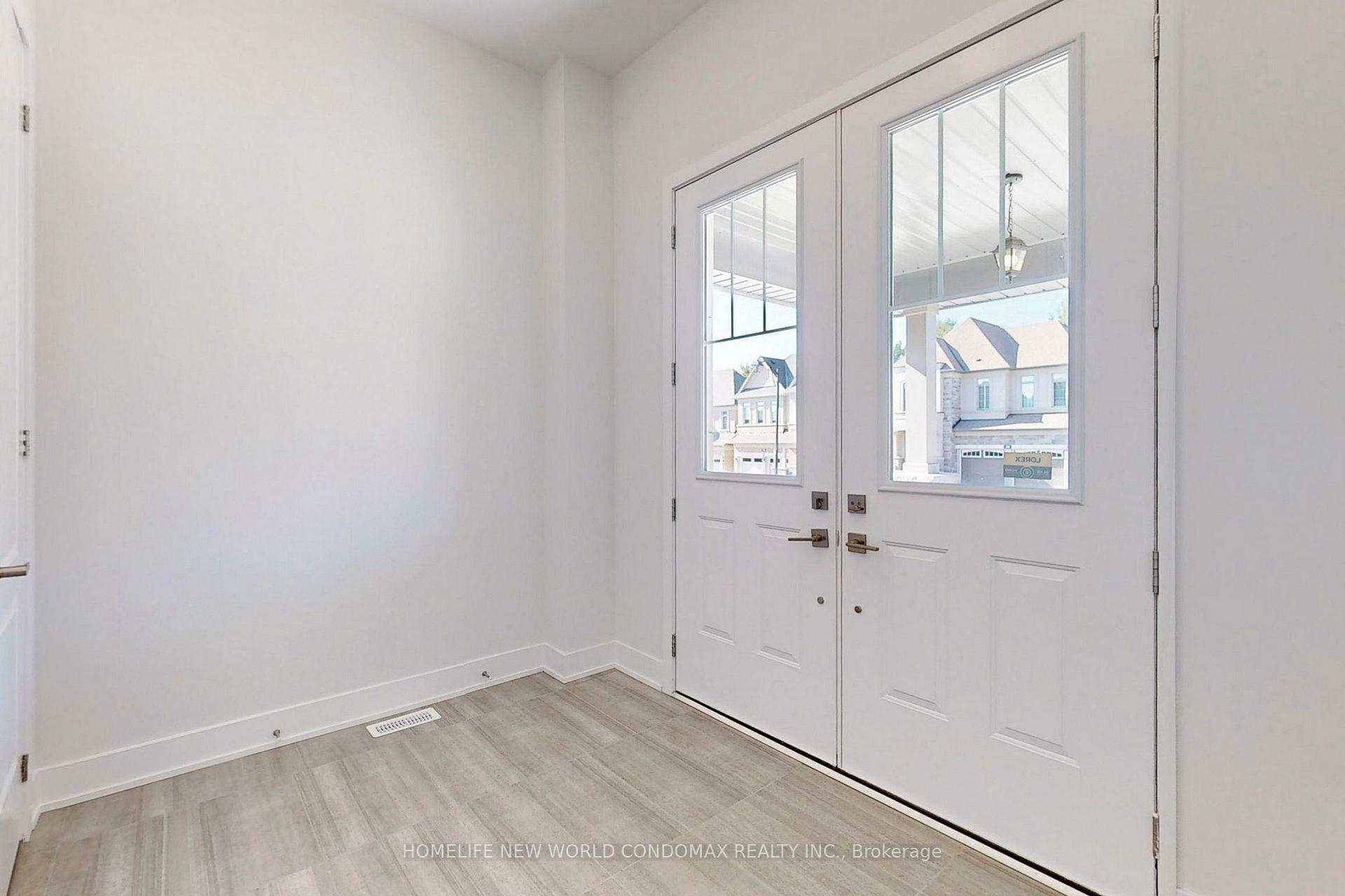 Property Photo: 231 Sikura Circle ON L4G 3Y8
